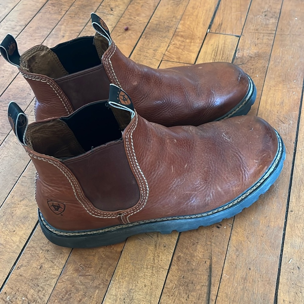 Ariat Chestnut Leather Western Boots